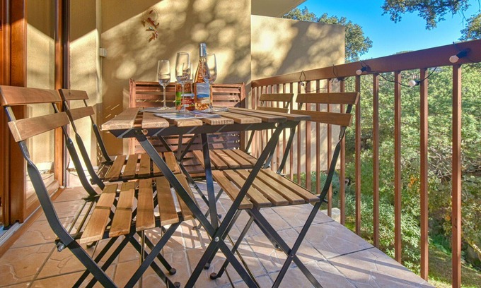 Boulouris-sur-Mer Apartment | Beautiful apartment for 6 people with A/C, WIFI, TV and balcony
