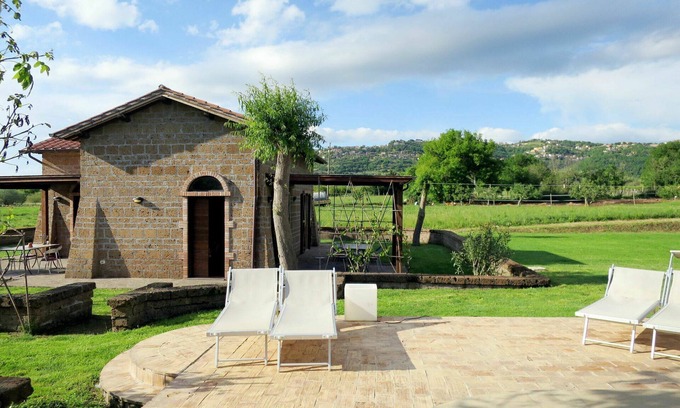 Montefiascone Villa | Beautiful apartment in villa with WIFI, pool, TV, patio, pets allowed and panoramic view