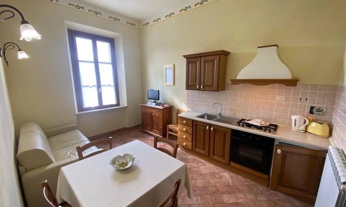 Casole d'Elsa House | Beautiful apartment in villa for 6 people with pool, WIFI, TV, patio and panoramic view