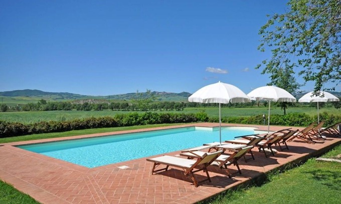 Gallina Apartment | Beautiful apartment for 5 guests with pool, WIFI, TV and panoramic view, close to Montepulciano