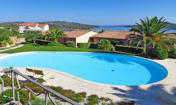 Porto Pozzo Apartment | Beautiful apartment for 6 people with WIFI, pool, A/C, terrace, pets allowed and parking