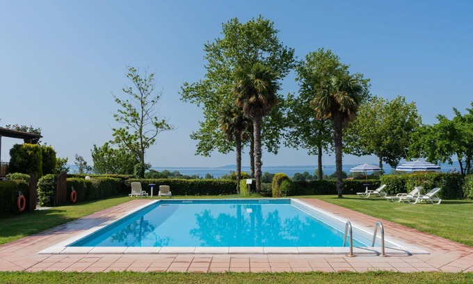 Bolsena Villa | Beautiful apartment in villa for 6 people with pool, WIFI, TV, terrace and pets allowed