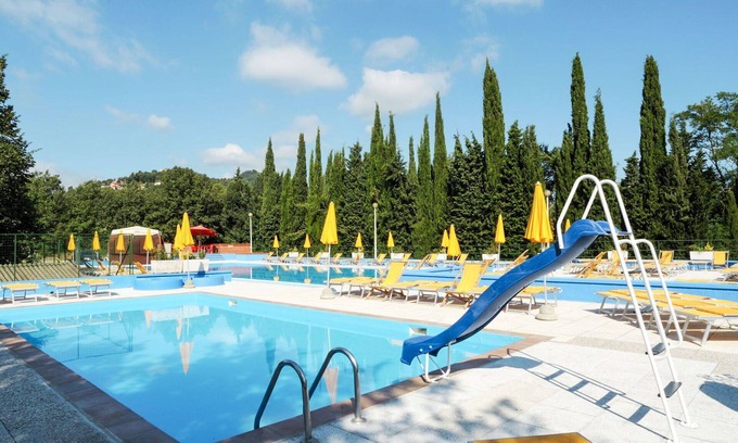 Villanova d'Albenga House | Beautiful apartment in villa for 4 people with WIFI, pool, TV, patio, pets allowed and parking