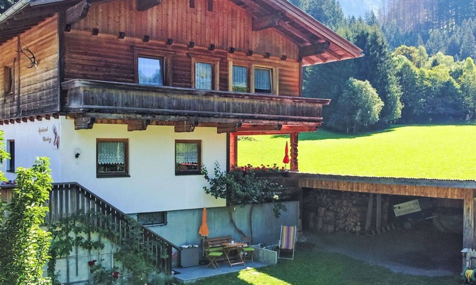 Ginzling Apartment | Beautiful apartment for 5 people with balcony and pets allowed