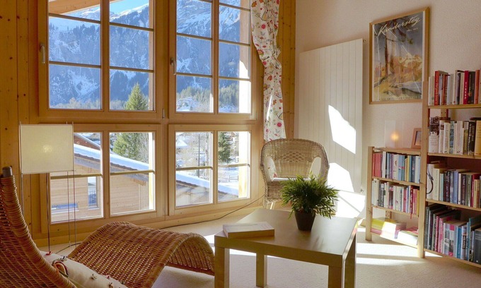 Kandersteg Apartment | Beautiful apartment for 4 people with WIFI, TV, balcony, panoramic view and parking