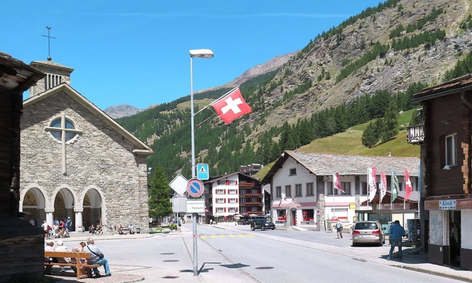 Saas-Fee Apartment | Beautiful apartment for 2 guests with WIFI, TV, balcony and pets allowed