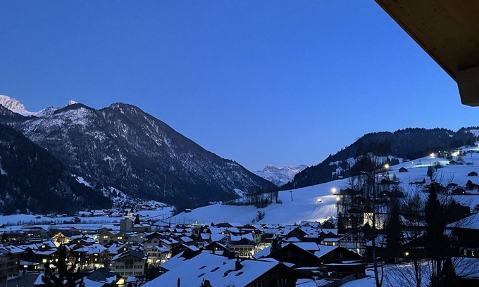Zweisimmen Apartment | Beautiful apartment for 4 people with WIFI, TV, balcony and parking