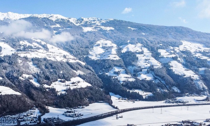 Aschau Im Zillertal Apartment | Beautiful apartment for 5 guests with WIFI, TV, terrace and parking