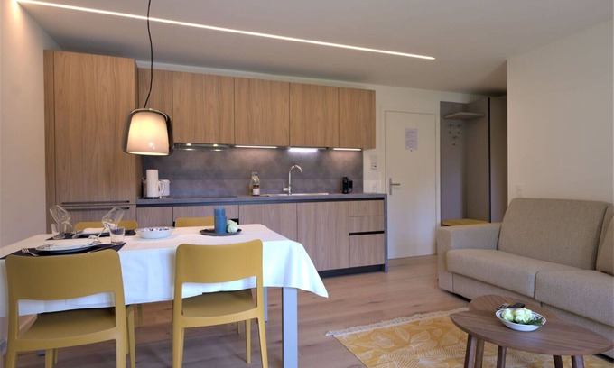 Celerina-Schlarigna Apartment | Beautiful apartment for 2 people with WIFI, TV, balcony, pets allowed, panoramic view and parking
