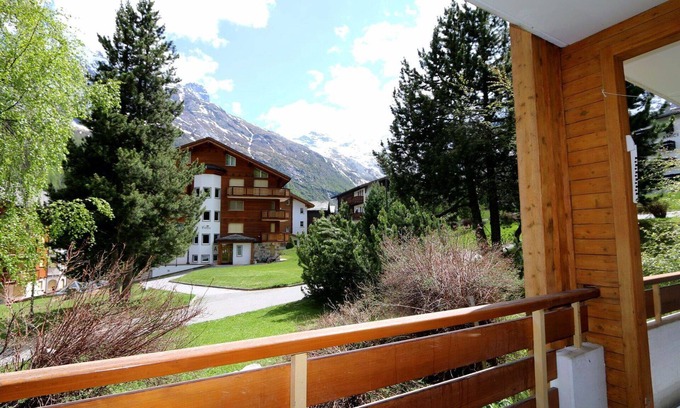 Saas-Fee Apartment | Beautiful apartment for 8 people with WIFI, TV and balcony