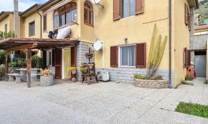 Pomonte Apartment | Beautiful apartment for 6 people with WIFI, A/C, TV, terrace and pets allowed