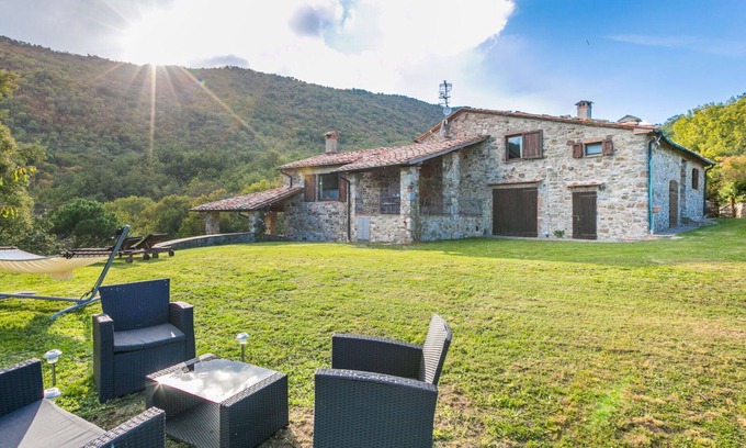 Montieri Apartment | Beautiful apartment for 5 guests with WIFI, TV, terrace and pets allowed