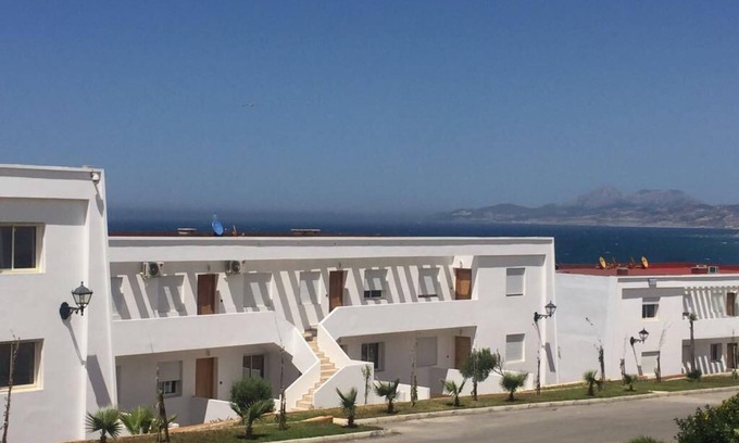 Oued Alian Apartment | Beautiful apartment: feet on the water