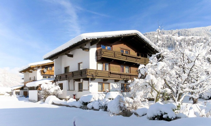 Ramsau im Zillertal Apartment | Beautiful apartment for 8 people with WIFI, TV and balcony