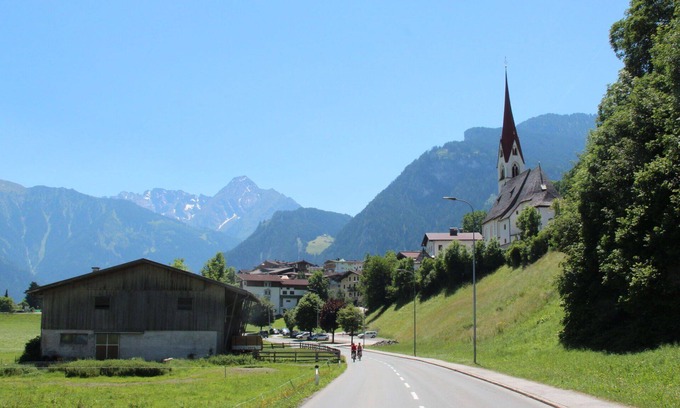 Zellberg Apartment | Beautiful apartment for 4 guests with WIFI, TV, terrace, pets allowed and parking