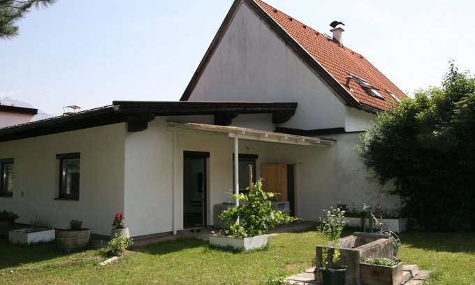 Hoetting Apartment | Beautiful apartment for 4 people with TV, terrace, pets allowed and parking