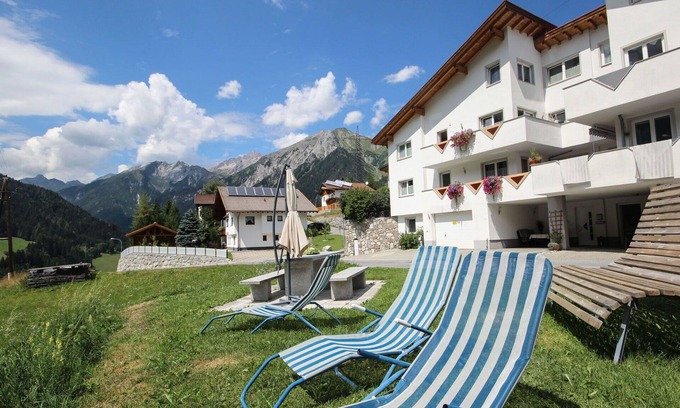 Flirsch Apartment | Beautiful apartment for 6 guests with WIFI, TV, patio and parking