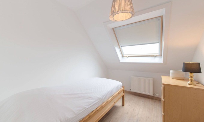 Vlissegem Apartment | Beautiful apartment for 7 guests with WIFI, TV, terrace, pets allowed, panoramic view and parking