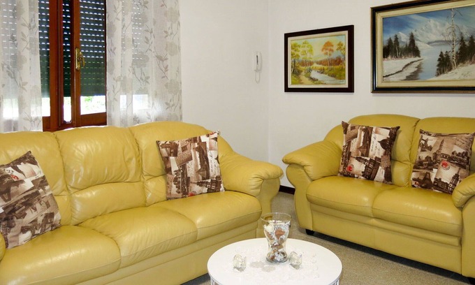 Passarella di Sotto Apartment | Beautiful apartment for 6 people with WIFI, TV, patio and pets allowed