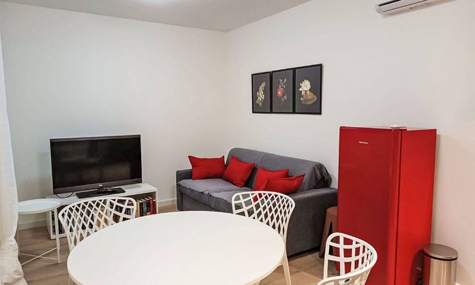 Trieste Old Town Apartment | Beautiful apartment for 2 people with A/C