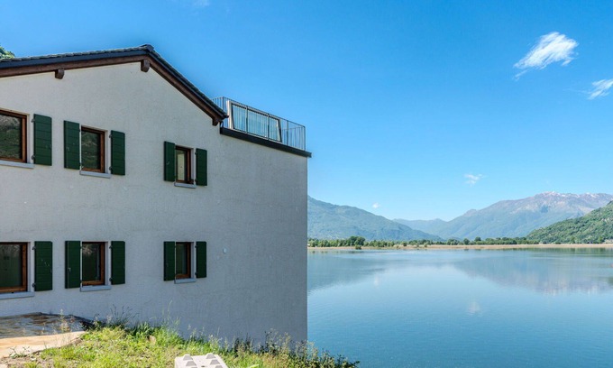 Verceia Apartment | Beautiful apartment for 6 people with WIFI, A/C, TV, terrace and parking