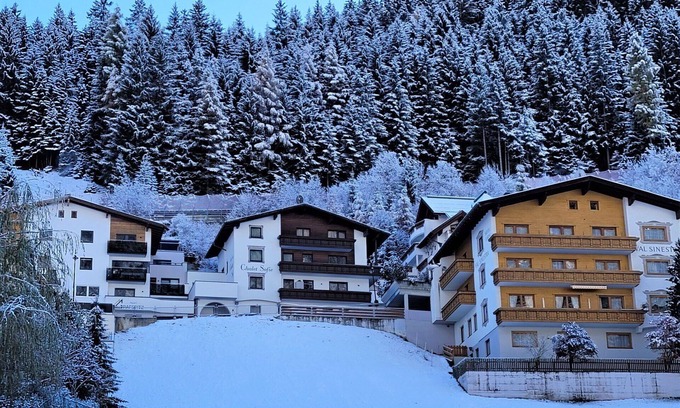 Ischgl Apartment | Beautiful apartment for 3 people with WIFI, TV, pets allowed and parking