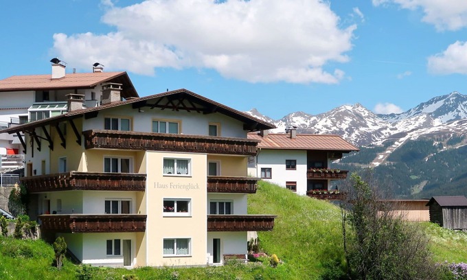 Kappl Apartment | Beautiful apartment for 8 guests with WIFI, TV and balcony