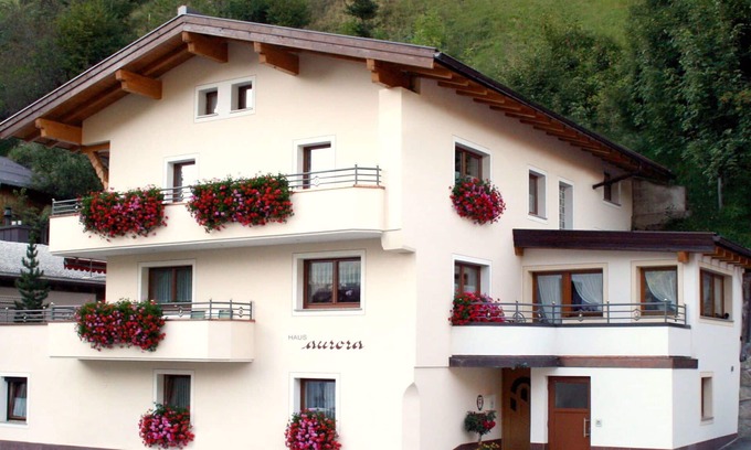 Kappl Apartment | Beautiful apartment for 9 people with WIFI, TV and balcony