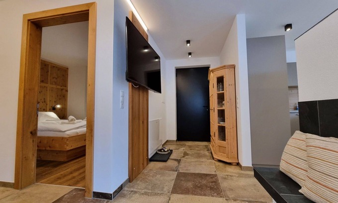 Landeck Apartment | Beautiful apartment for 4 guests with WIFI, TV, terrace and parking
