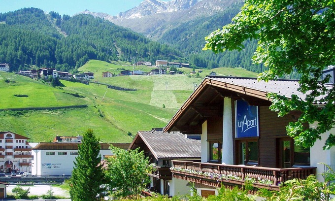 Soelden Apartment | Beautiful apartment for 3 people with WIFI, TV, pets allowed and parking