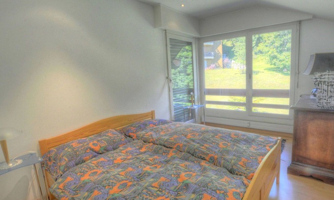 Ayent Apartment | Beautiful apartment for 8 guests with hot tub, TV, balcony and parking
