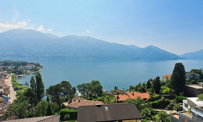 Ascona Apartment | Beautiful apartment for 4 people with WIFI, TV, balcony and pets allowed