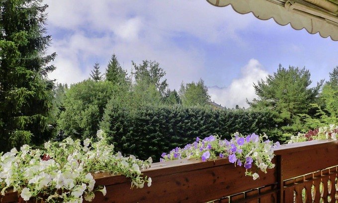 Lens Apartment | Beautiful apartment for 6 people with WIFI, TV, balcony, pets allowed and parking