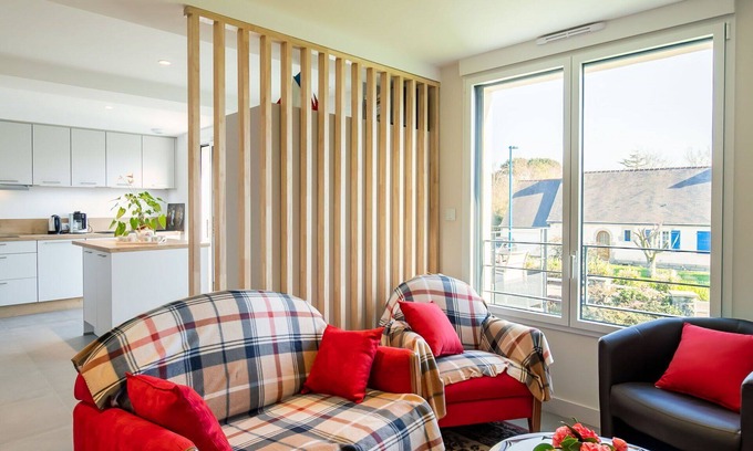Nevez Apartment | Beautiful apartment for 4 guests with WIFI, TV, balcony and parking
