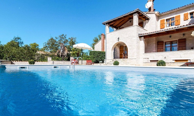 Stifanici Apartment | Beautiful apartment for 4 guests with WIFI, A/C, pool, TV, terrace, pets allowed and parking