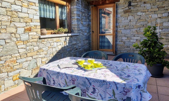 Colico Apartment | Beautiful apartment for 4 people with WIFI, TV and patio