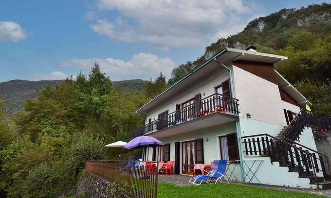 Vesta Apartment | Beautiful apartment for 8 people with TV, terrace, pets allowed and parking