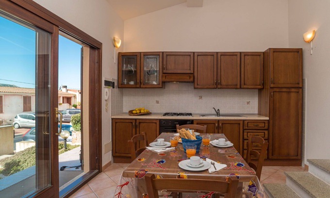 Porto Pollo Apartment | Beautiful apartment for 4 guests with WIFI, TV, terrace, pets allowed and parking