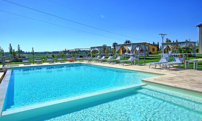 Vinci Apartment | Beautiful apartment for 4 people with A/C, pool, WIFI, TV and panoramic view