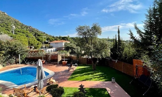 Cabrils Apartment | Beautiful apartment in villa with pool and garden