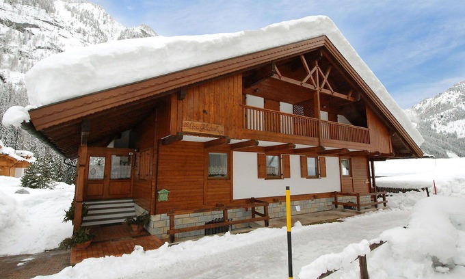 Penia House | Beautiful apartment in villa for 5 guests with WIFI, TV and terrace