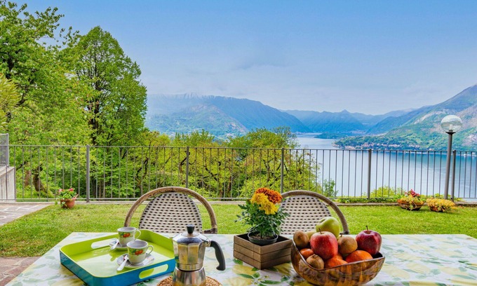 Perledo House | Beautiful apartment in villa for 4 guests with WIFI, TV, terrace and pets allowed