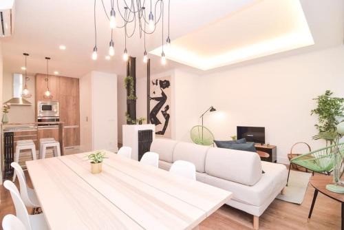 Chamberi Apartment | Beautiful Apartment in Quevedo by Batuecas