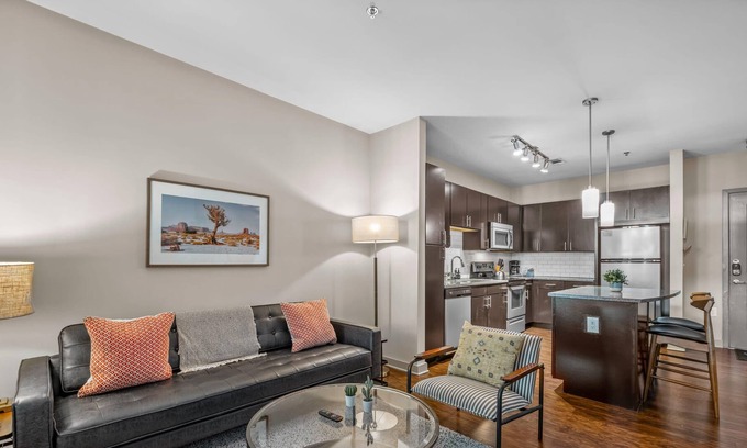 Downtown Decatur Apartment | Beautiful Apartment in Decatur Square!