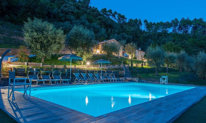 Pescaglia Villa | Beautiful apartment in villa for 6 people with A/C, pool, WIFI, TV, terrace and pets allowed