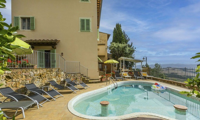 Montaione House | Beautiful apartment in villa with WIFI, private pool, A/C, TV, patio, pets allowed, panoramic view