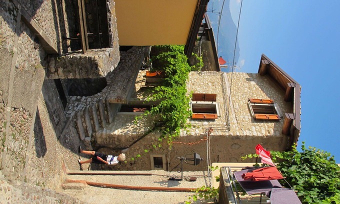 Castelletto Apartment | Beautiful apartment for 2 people with terrace and parking