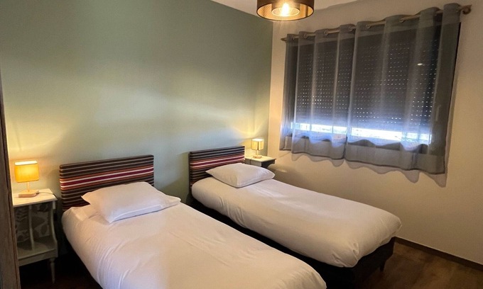 Meximieux Apartment | Beautiful apartment with terrace, facing Pérouges, quiet, close to center