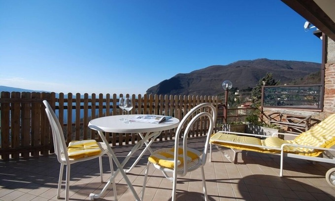 Aer Apartment | Beautiful apartment with large terrace and breathtaking lake and mountain views