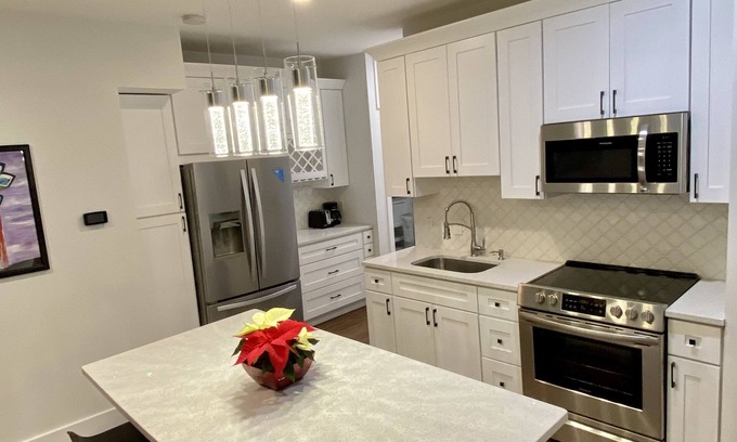 Collingdale Apartment | Beautiful apt. between Philly and the airport